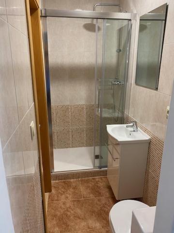 Single Room In My Apartment At The Beach Valencia Bagian luar foto